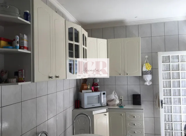 Casa à venda com 2 quartos, 122m² - Foto 4