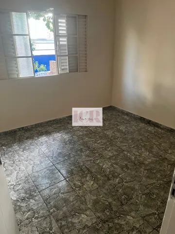 Casa à venda com 3 quartos, 141m² - Foto 4