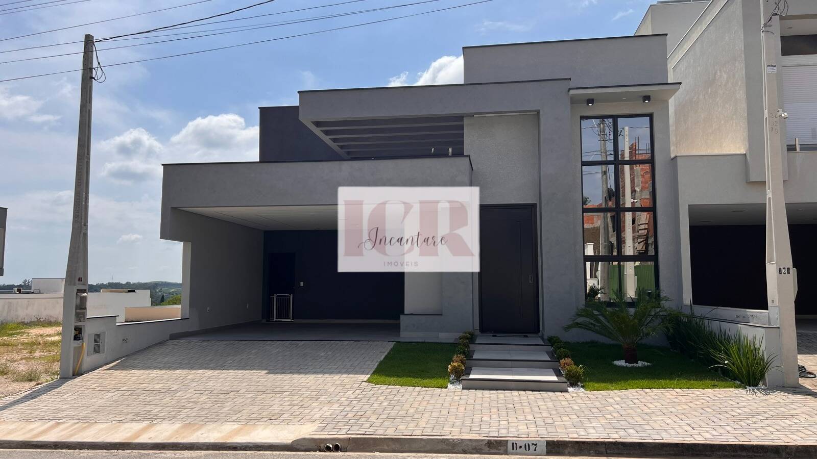 Casa de Condomínio à venda com 3 quartos, 192m² - Foto 1