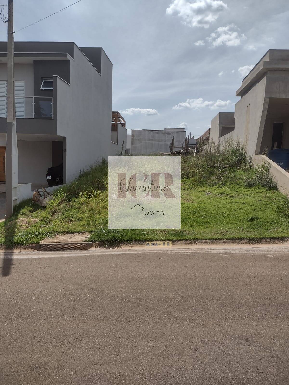 Terreno à venda, 201m² - Foto 1