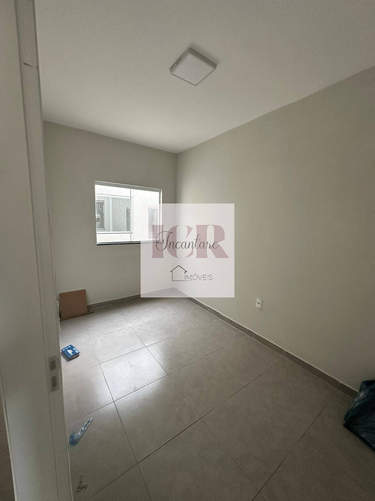 Casa à venda com 2 quartos, 48m² - Foto 4