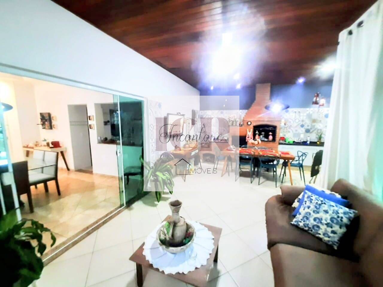 Casa à venda com 3 quartos, 219m² - Foto 9