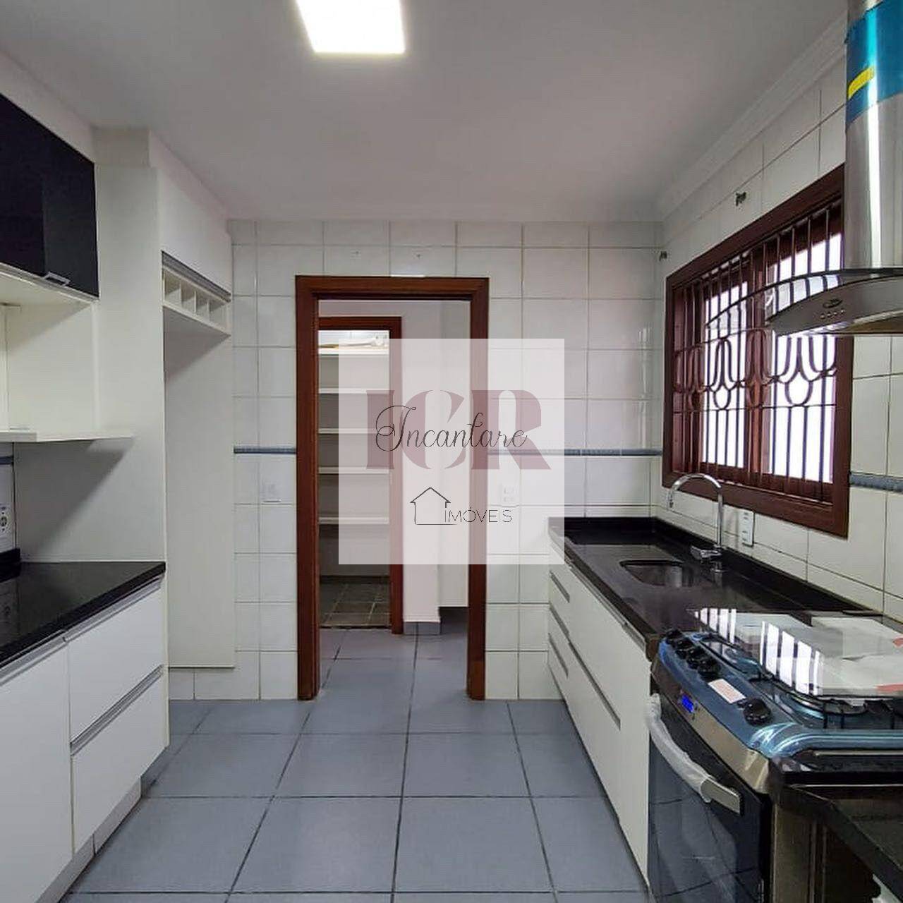 Casa à venda com 3 quartos, 308m² - Foto 19