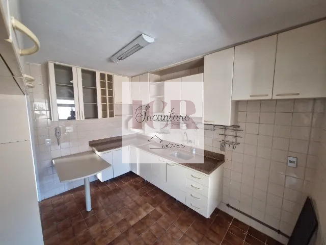 Apartamento à venda com 3 quartos, 80m² - Foto 2