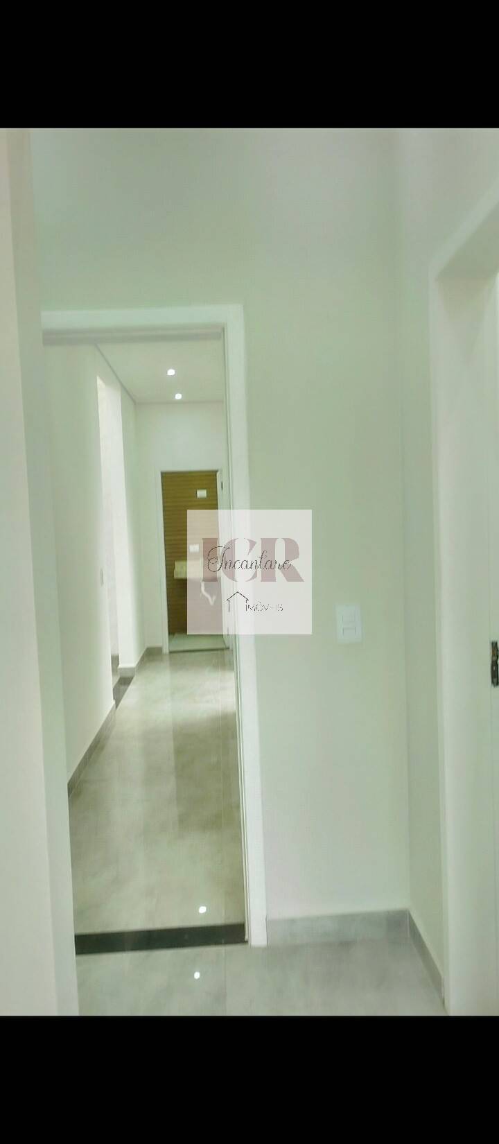 Casa à venda com 3 quartos, 108m² - Foto 2