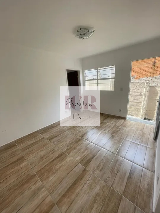 Casa à venda com 2 quartos, 85m² - Foto 1