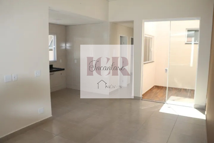 Casa à venda com 2 quartos, 82m² - Foto 1