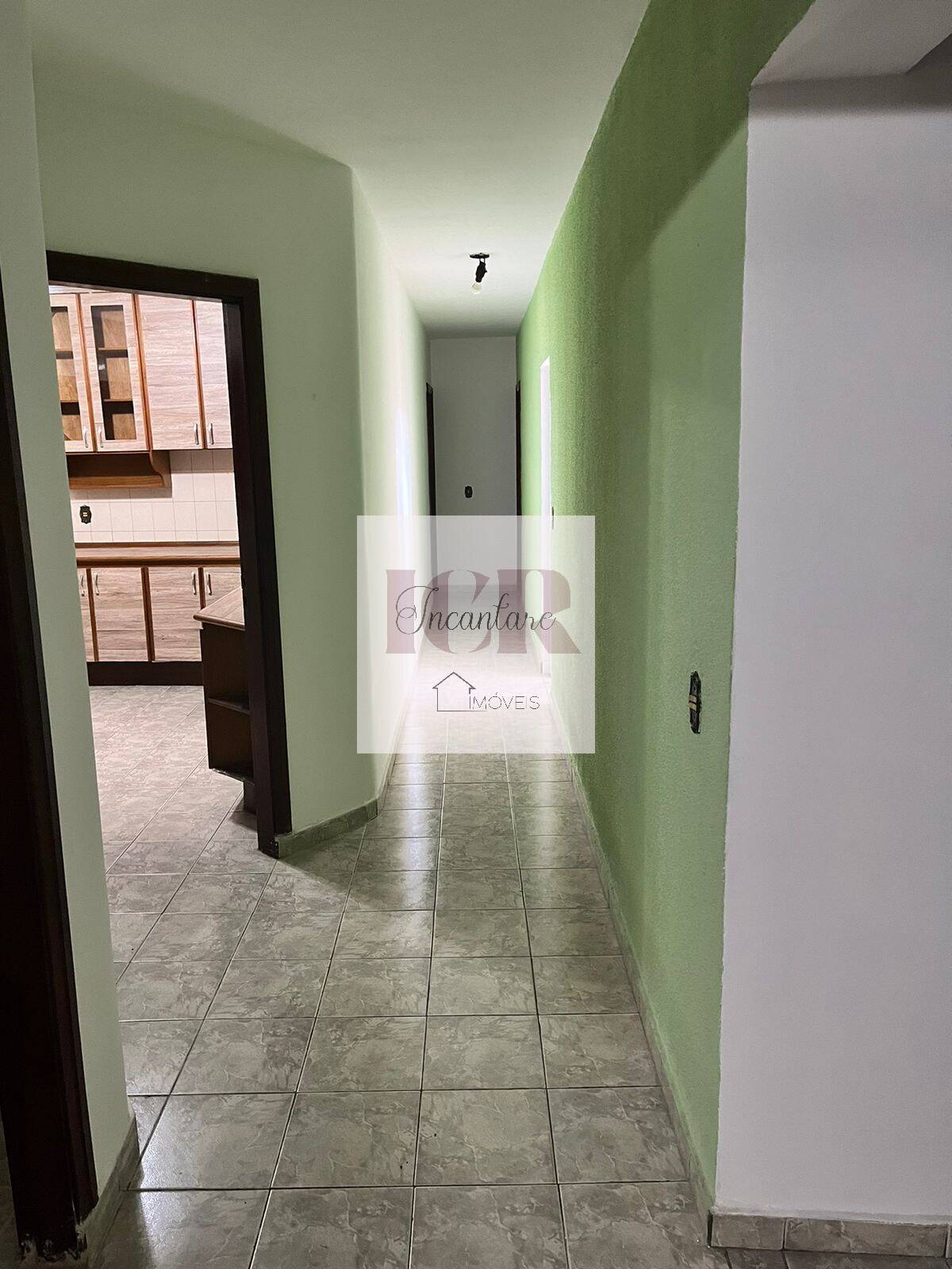 Casa à venda com 4 quartos, 265m² - Foto 4