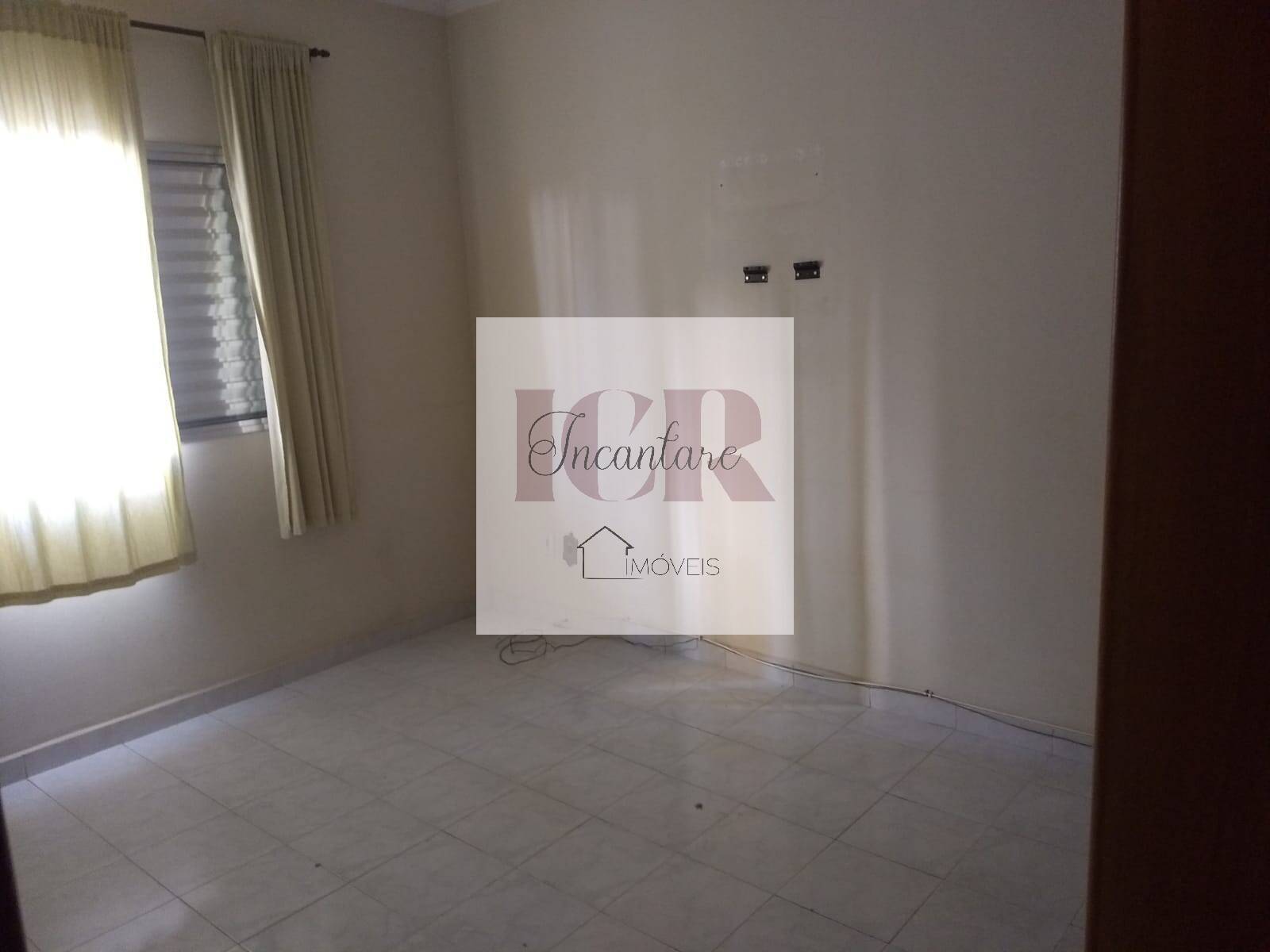 Apartamento à venda com 2 quartos, 75m² - Foto 2