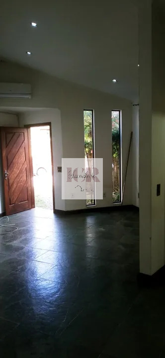 Casa de Condomínio à venda com 3 quartos, 330m² - Foto 9