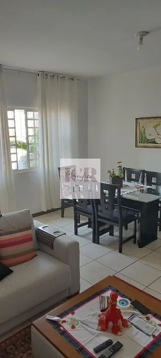 Casa à venda com 2 quartos, 145m² - Foto 1