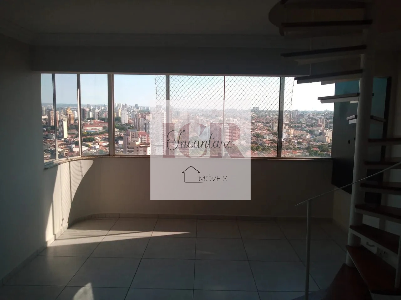 Apartamento à venda com 3 quartos, 176m² - Foto 2