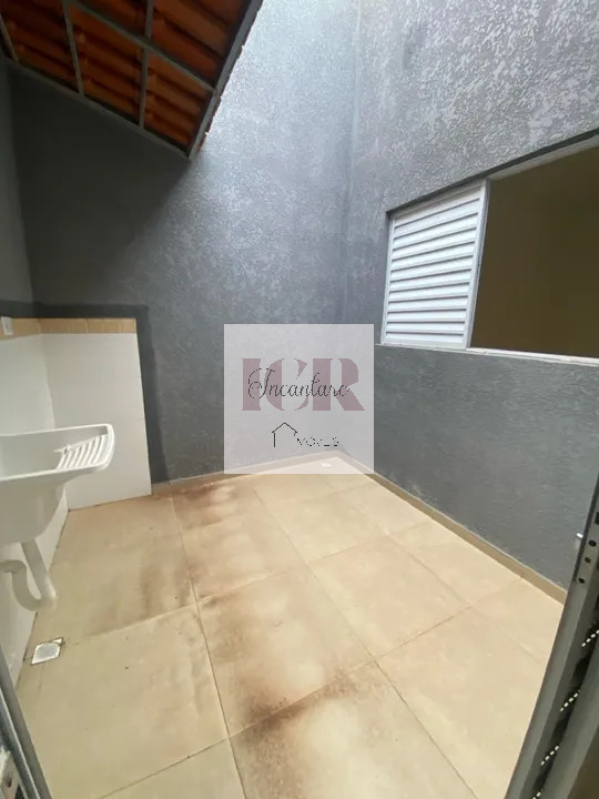 Casa à venda com 2 quartos, 80m² - Foto 4