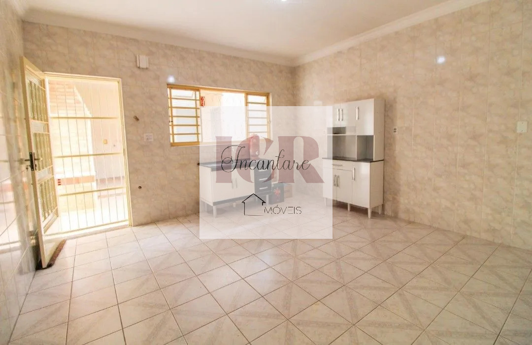 Casa à venda com 3 quartos, 190m² - Foto 2