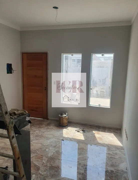 Casa à venda com 2 quartos, 55m² - Foto 2