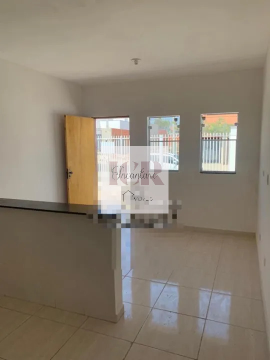 Casa à venda com 2 quartos, 55m² - Foto 1