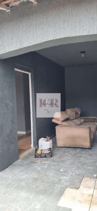 Casa à venda com 3 quartos, 90m² - Foto 2